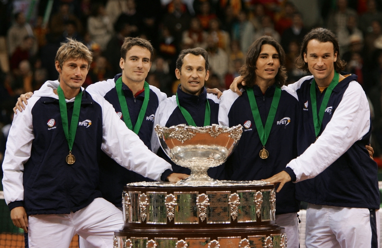 Španělé v roce 2004 ovládli Davis Cup.