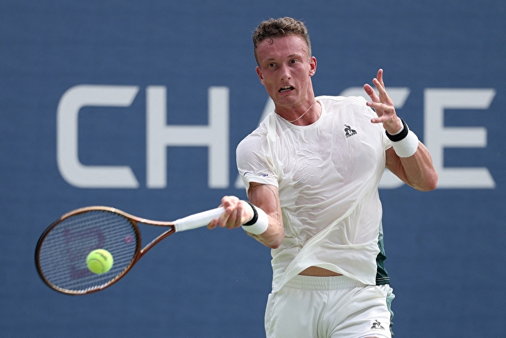 Lehečka made it to the second round of the US Open for the first time, the injured Fucsovics gave up on him in the fourth set